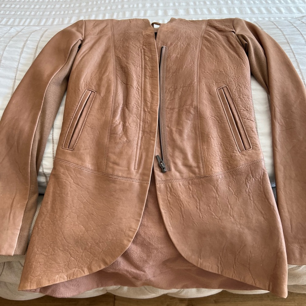 Veda - Camel Color Blazer - Picture 4 of 11